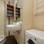 In Center Near The Capitol Theater By Renters *