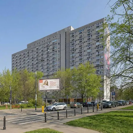In Center Near The Capitol Theater By Renters *